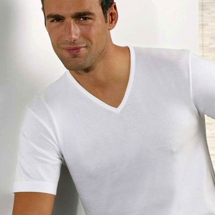 T-shirt uomo Club88 con scavo a V ampio in jersey di cotone