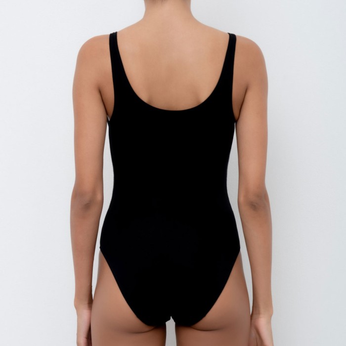 Body donna Lormar in cotone elasticizzato senza ferretto con forma del seno